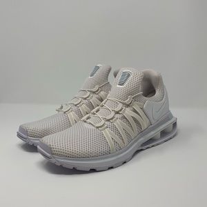 Nike WMNS Shox Gravity Running Shoe